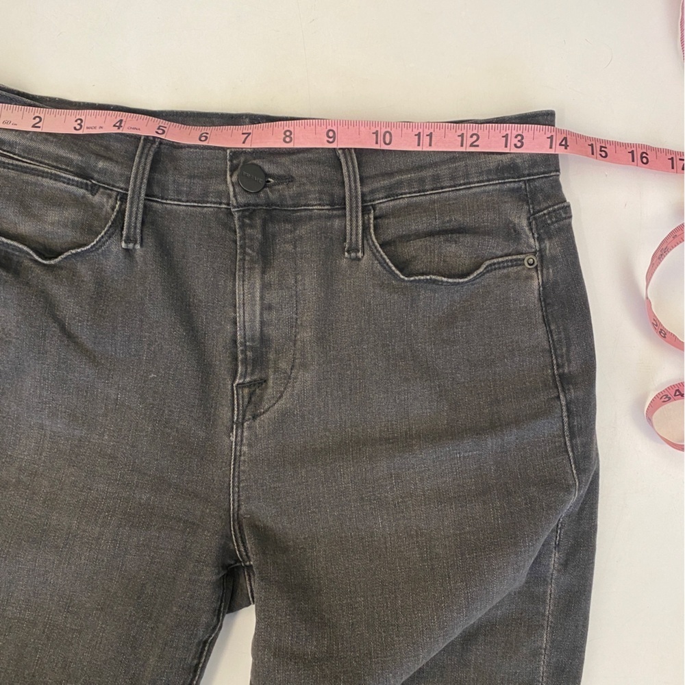Frame Denim || Le High Straight Jeans in Tierra Washed Black 25 - Picture 6 of 8
